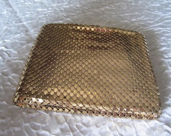 Whiting & Davis Gold Mesh Vintage Billfold Wallet Mid Century Accessory Made in USA