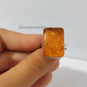 Anel de âmbar em prata de lei 925 | Anel marcante com gema retangular laranja