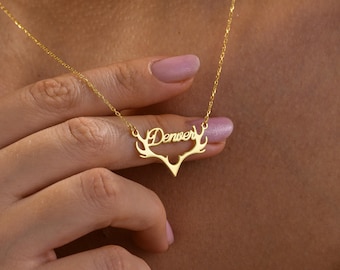 Custom Antler Name Necklace – Gold Deer Horn Pendant – Personalized Wildlife Jewelry – Rustic Boho Gift – Hunter Name Necklace