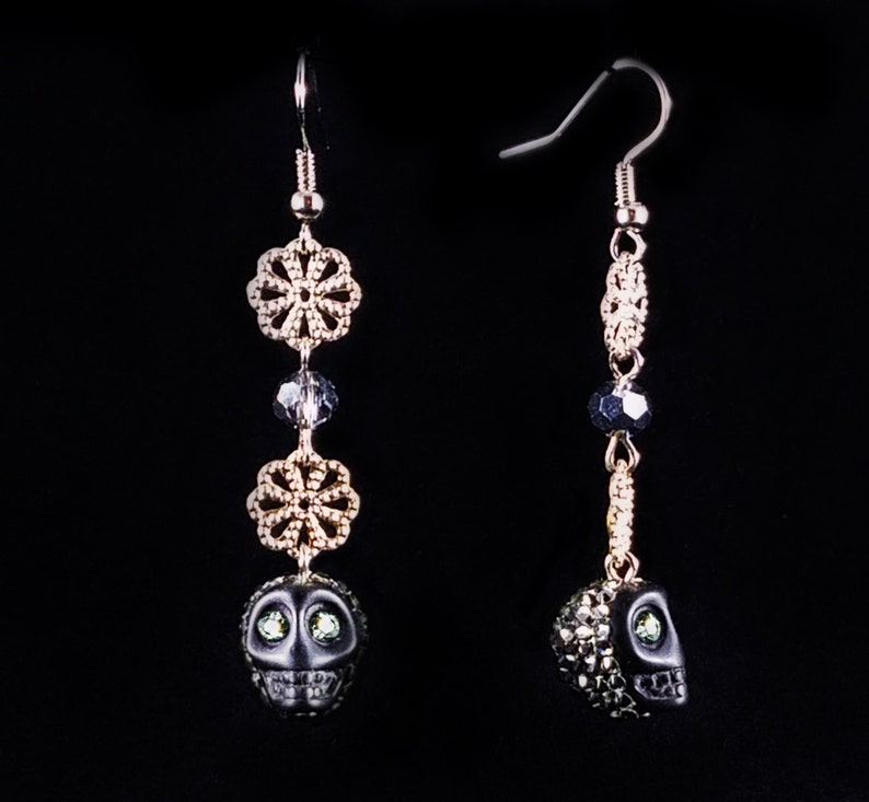 New in Box Betsey Johnson Dark Shadows Pave Skull Earrings