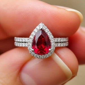 Anillo con rubí sintético talla pera, halo de plata de ley, joya de piedra natal de julio