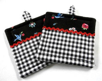 Potholders, Pr Of Quilted Potholders, Retro Potholders