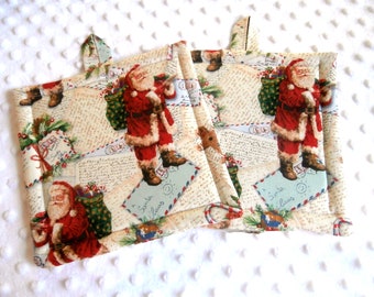 Potholders, Pr Of Quilted Pothold, Pr of Santa Claus Is Coming To Town Potholders