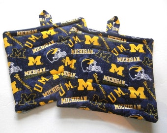 Pr Of Quilted Potholders, Potholders, U of Mich Potholders, Gift