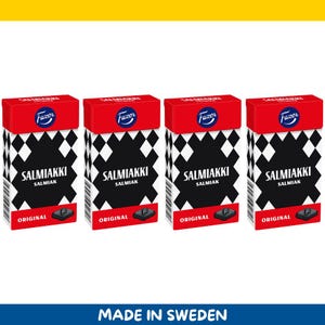 Könnte beinhalten: Vier Schachteln Fazer Salmiakki-Bonbons. Jede Schachtel hat einen roten Deckel mit dem Fazer-Logo und einem schwarz-weißen Rautenmuster. Die Schachteln zeigen den Text "SALMIAKKI" und "ORIGINAL".