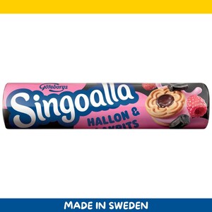 Singoalla Hallon & Lakrits – Swedish Raspberry and Licorice Sandwich Cookies (190 g / 6.7 oz)