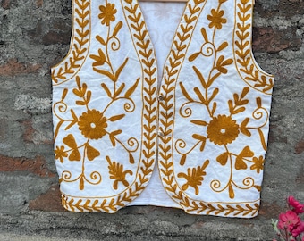 Chaleco de algodón hecho a mano con bordado floral mostaza / Chaleco étnico bohemio / Chaleco de festival unisex / Chaqueta sin mangas / Regalo para ella