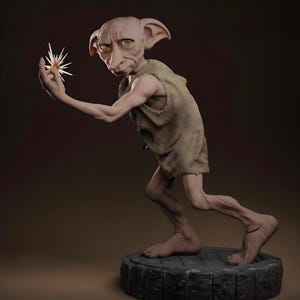 Puede incluir: Figura detallada de Dobby, un personaje elfo doméstico de la serie Harry Potter. La figura se representa en una pose dinámica, sosteniendo un objeto en forma de estrella. Dobby lleva una túnica hecha jirones y está sobre una base circular texturizada.