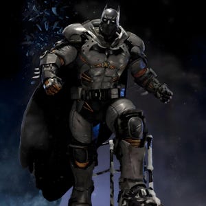 Puede incluir: Imagen detallada de Batman con una armadura gris con detalles negros y una capa negra. El traje tiene detalles intrincados con reflejos dorados y naranjas. El personaje posa en una postura dinámica, listo para la acción.