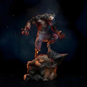 Puede incluir: Figura detallada de un hombre lobo en una pose dinámica, con una expresión gruñona y garras extendidas. La criatura está sobre una base rocosa, con una víctima a sus pies. La paleta de colores incluye tonos de gris, marrón y rojo, sobre un fondo oscuro.