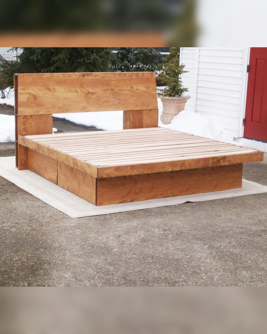NdFvC03 +Solid Hardwood Cantilever Platform Bed, 4 dws, HB storage; NdFnP01-7, 7 deep dwrs; NdFnP01, Grid Trim head, foot, 4 dwrs, natural