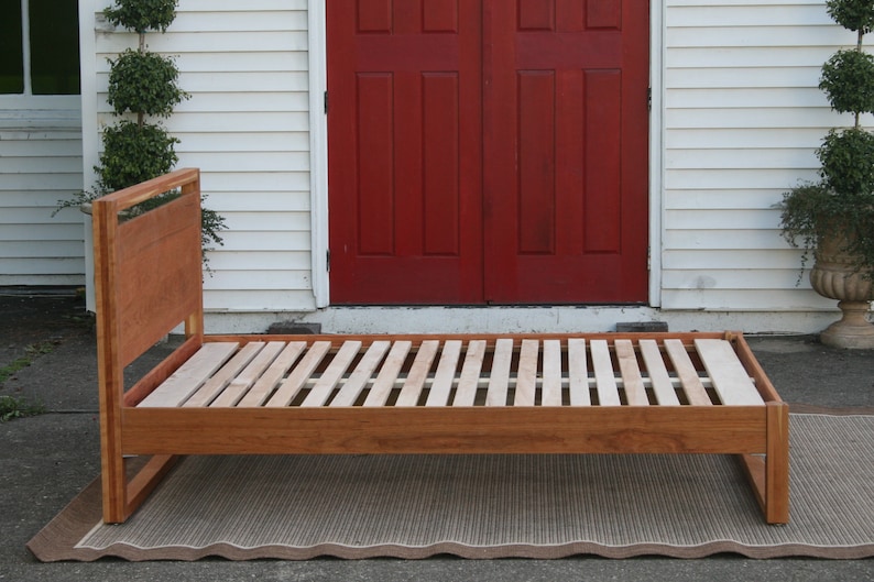 NbRnV04 Solid Hardwood Platform Bed with Head Board and Beam image 4