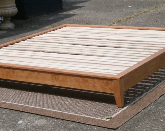Ship Soon 2515 Queen NbRsN01b Maple Solid Hardwood Platform Bed with short corner posts without Headboard - natural color