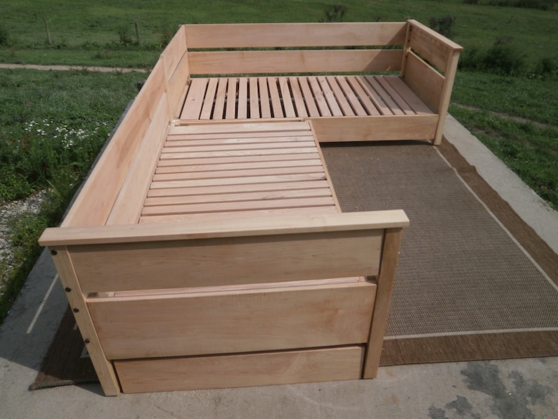 DdRnV1 Solid Hardwood Day Bed or Couch Bed in L shape with two storage drawers natural color image 8