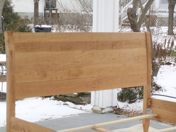 Ncrns01 solid Hardwood Sleigh Bed curved Headboard Natural Color