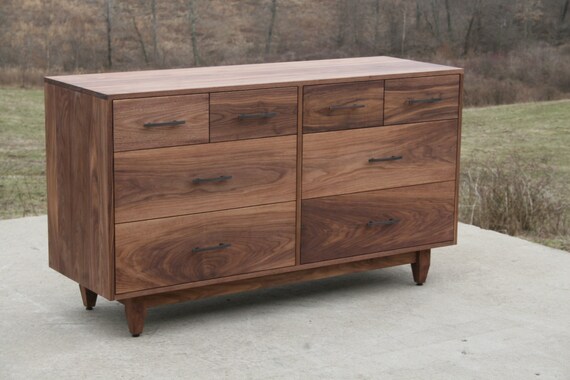 X8320f Hardwood Dresser W/8 Inset Drawers, Frame Sides, 60