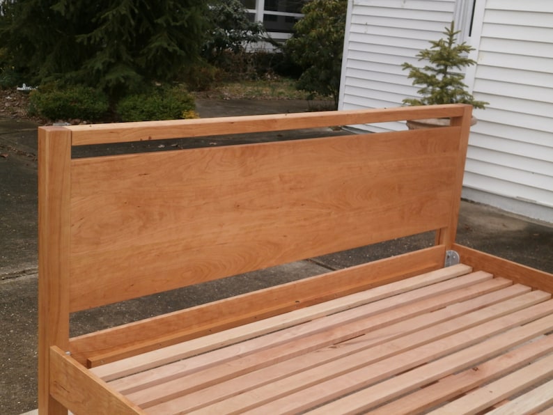 NbRnV04 Solid Hardwood Platform Bed with Head Board and Beam image 2