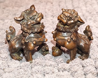 3,5 Zoll große antike Bronzefiguren eines Foo-Hundes (Ball & Junges) – Sammlerstück zur Dekoration für Zuhause und Schutz