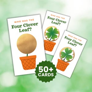 Könnte beinhalten: Drei weiße Karten mit dem Text "WHO HAS THE Four Clover Leaf?" zeigen Illustrationen eines vierblättrigen Kleeblatts und einer Topiari. Ein grünes Abzeichen zeigt "50+ CARDS".