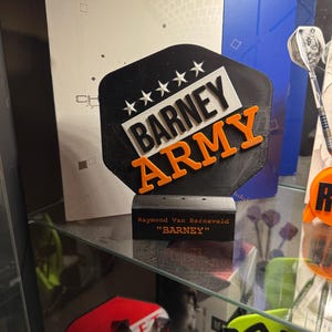 rvb バーニーアーミー ダーツスタンドホルダー ディスプレイ