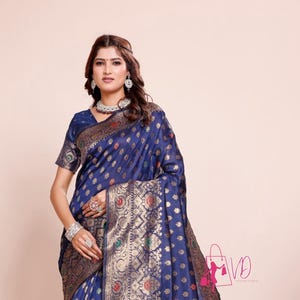 Traditionele banarasi-sari van premium zijde met contrasterende blouse met jacquardrand