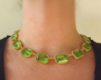 Collar de cristal verde brillante, collar de collar de peridoto, collar verde de Anna Wintour Riviere, joyería georgiana de regencia, joyería histórica