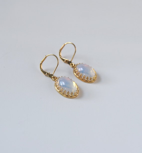 Vintage Glass Moonstone Earrings, Moonstone Jewelry, Opaline Earrings, Glass Opals, Moon Stone Earrings, Irridescent Earring, Regency Jewel