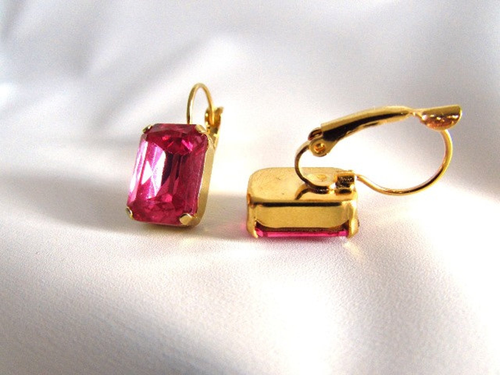 BLUE PINK CRYSTAL EARRINGS. T580ECB main image 1