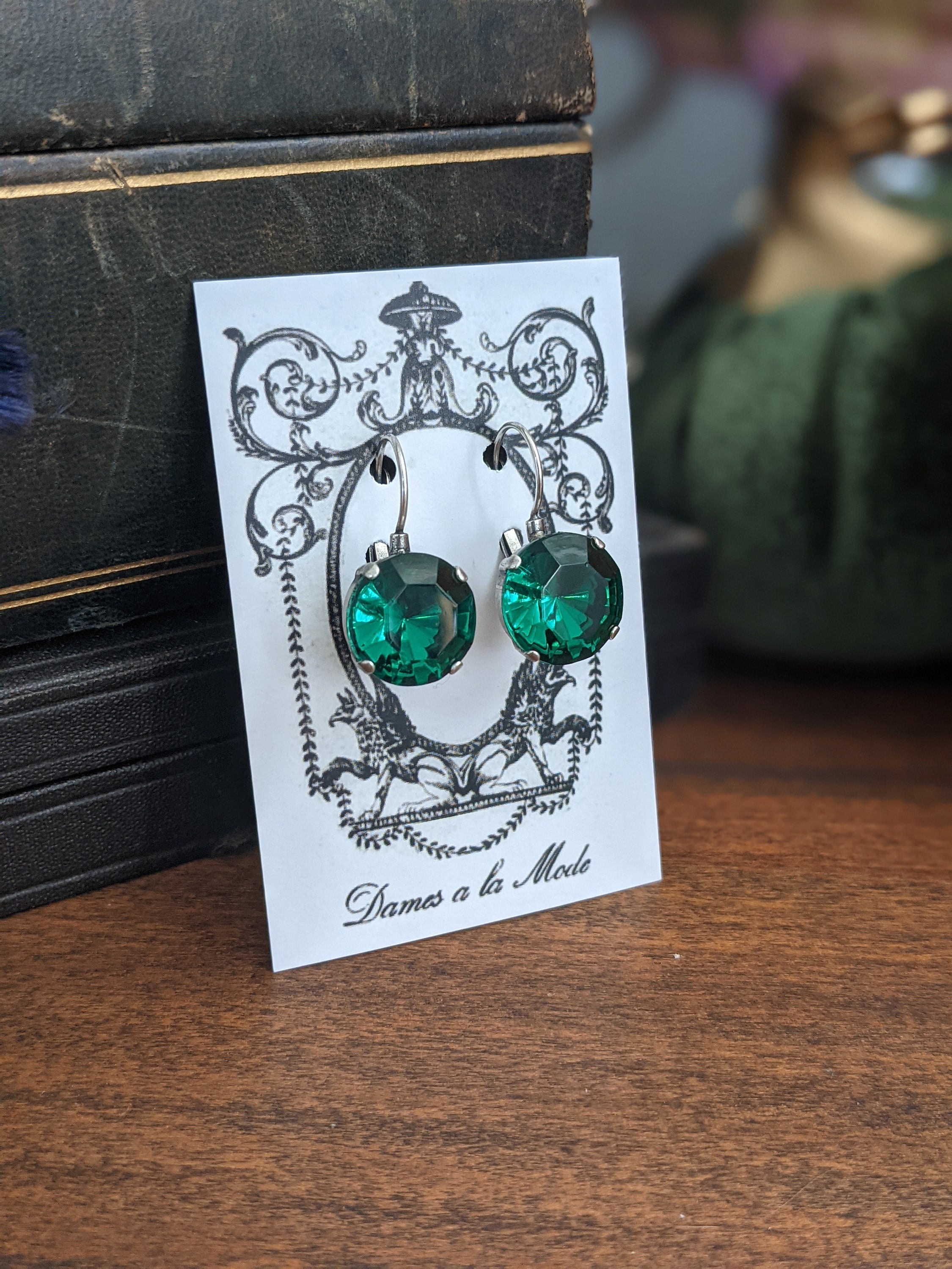 Hanging Oval Ladies Dark Green Stone Earrings, Size: 3 Inch (l) at Rs  150/pair in Jaipur