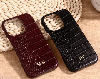 Coque iPhone personnalisée avec nom, coque pour iPhone 17 en cuir imprimé crocodile, coque de téléphone initiale pour lui, cadeaux pour femme, cadeaux pour couple