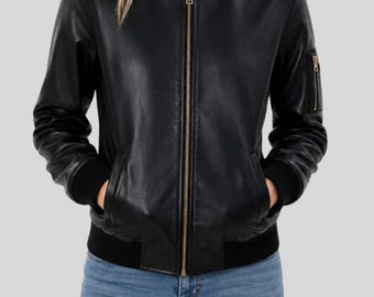 Jaqueta Bomber Feminina de Couro Preta | Jaqueta de Couro com Zíper Dourado | Casaco Bomber Clássico de Couro
