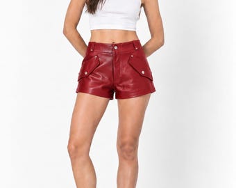Shorts de couro vermelho feminino, cintura alta, estilo motociclista, mini shorts para festival.