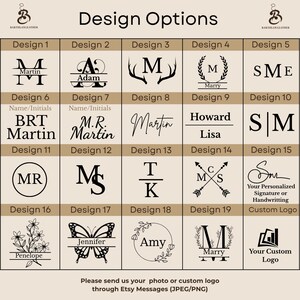 Puede incluir: Tabla de opciones de dise&ntilde;o con varios monogramas y logotipos. Los dise&ntilde;os incluyen iniciales, nombres y logotipos personalizados, con opciones como una mariposa, arreglos florales y flechas. El texto "Design Options" est&aacute; en la parte superior.