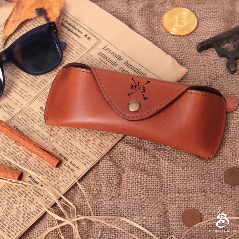 Custom Leather Glasses Case Men, Hard Sunglasses Case, Christmas Gift afbeelding 5