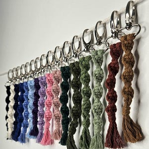 Twisted Spiral Macrame Keyring Keychain | 3D Spiral Key Fob | Helix Rope Knot | Infinity Twist | Handmade Modern Boho Macrame | Handwoven