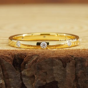 Flush set Eternity Diamond Band, 14K Solid Gold Diamond Wedding Band, Minimalist Round Lab Grown Diamond Stacking Ring