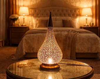 Lámpara de mesa marroquí de latón: lámpara de noche de bronce hecha a mano, luz de noche marroquí, lámpara decorativa con pantalla de latón