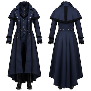 Puede incluir: Abrigo azul marino de estilo victoriano con cuello alto, botones decorativos y ribete de encaje negro. El abrigo presenta una falda larga y fluida y un chaleco a juego. Se muestran las vistas delantera y trasera.