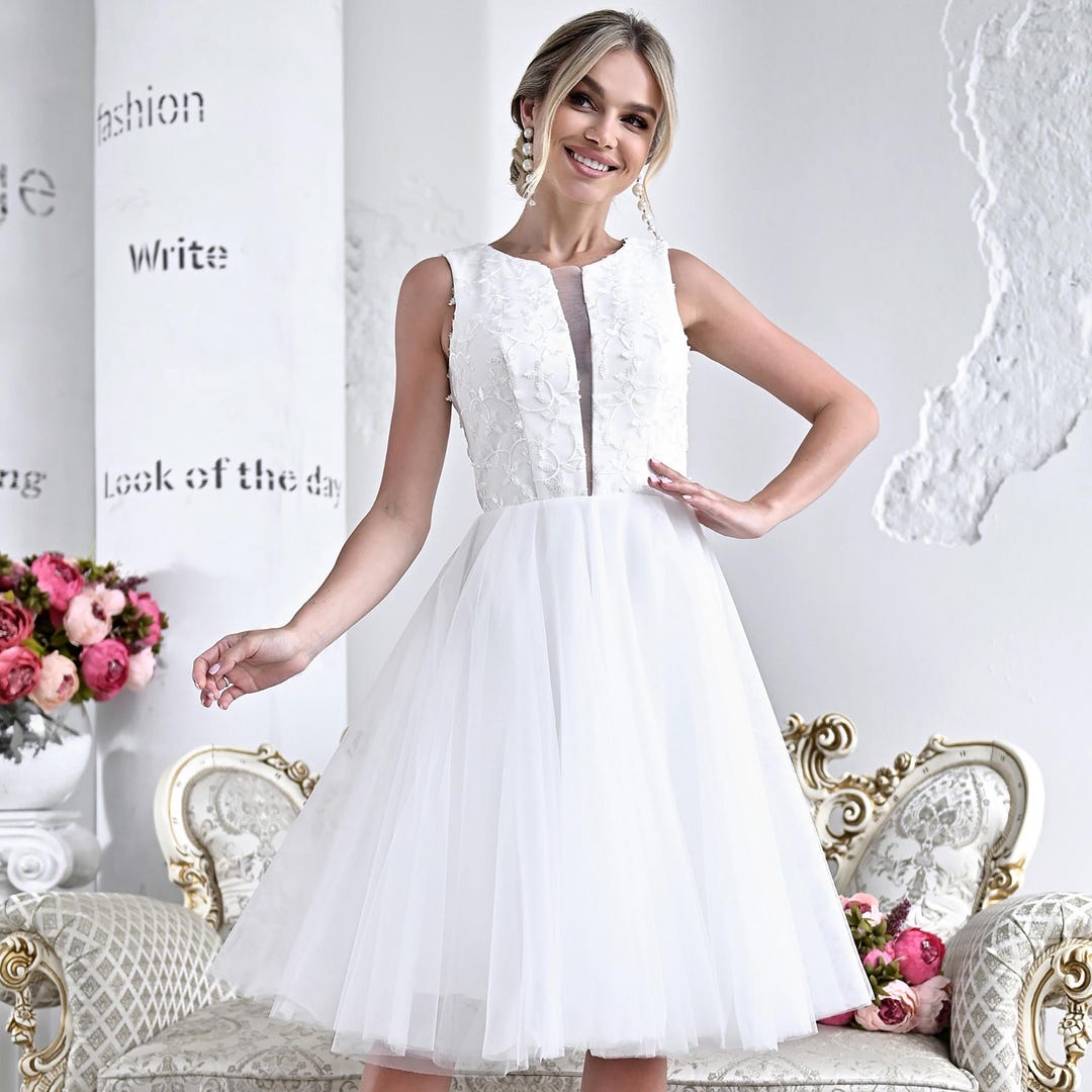 Short White Modern Wedding Dress With 3D Floral Bodice, Tulle Skirt ...