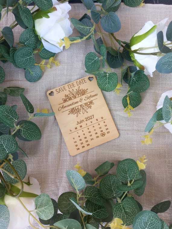 Save the Date bois personnalisé – Magnet mariage – Calendrier gravé prénom & date – Annonce mariage originale – Bois tilleul FSC