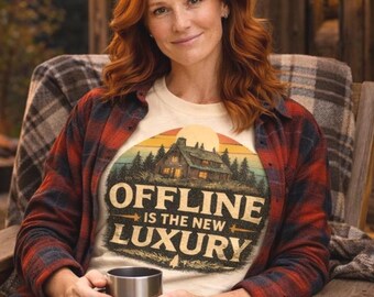 Camiseta "Offline Is The New Luxury", camiseta acogedora de cabaña, camiseta rústica de montaña, camiseta de camping, regalo para amantes de la naturaleza, Bella Canvas