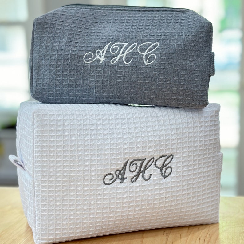happythoughtsgifts Monogram Toiletry Bag - Thumbnail 2
