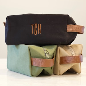 Men&#39;s Monogram Dopp Kit - Personalized Small Dopp Kit - Men&#39;s Travel Toiletry Bag - Shave Kit - Graduation - Groomsmen - Father&#39;s Day - Dorm