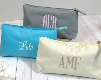 Monogrammed Makeup Bag - Canvas cosmetic bag - Personalized - Gifts for her - Bridesmaid - Mom - Girlfriend