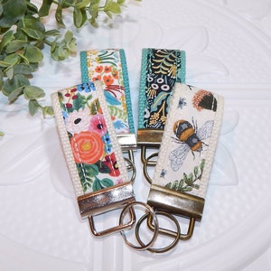 Floral Key Fob, Bee Keyring
