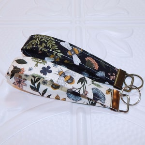 Floral And Bee Fabric Key Fob, Wristlet Key Fob, Wrist Keychain, Bumble Bee Keyfob, Gift for Her, Floral Key Fob, Keychain Fob