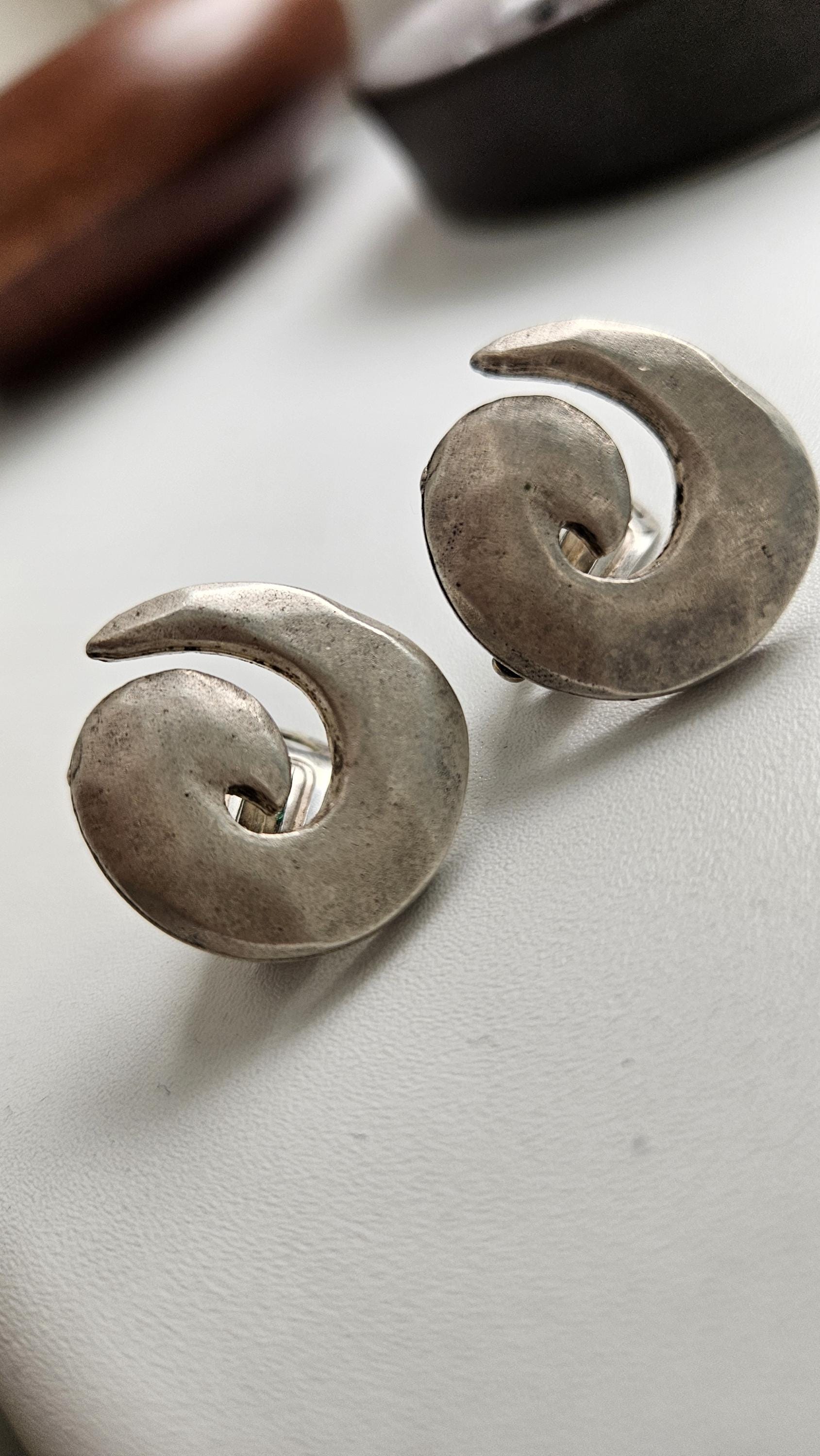 Boucles D'oreilles Cœur Martelé EDOUARD RAMBAUD - Vintage 80s, Dorées, Clips France