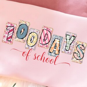 100 días de clases PNG, lindo diseño de números de patchwork, camiseta infantil del 100.º día, celebración escolar para maestros, sublimación PNG