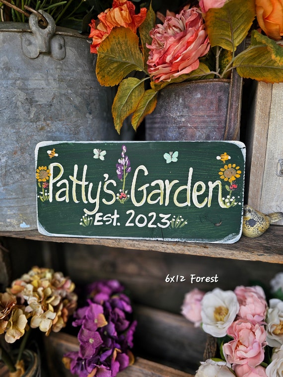 Custom garden sign,wooden sign custom,personalized outdoor sign,grandma's garden,Mom's garden,Nana's garden,birthday gift,Dads garden gift