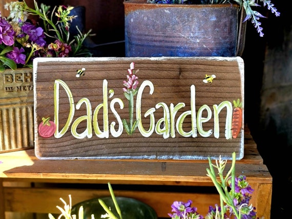 Custom garden sign,personalized outdoor sign,family name sign,custom sign,memorial garden wood sign,gift for Dad,christmas gift,garden stake